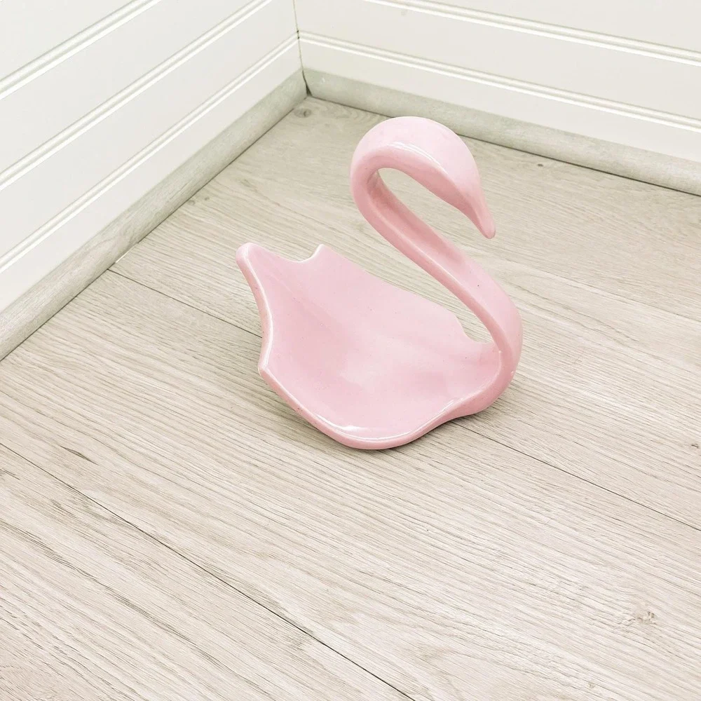 Vintage Pink Ceramic Swan: Towel, Trinket, or‎ Soap Dish
